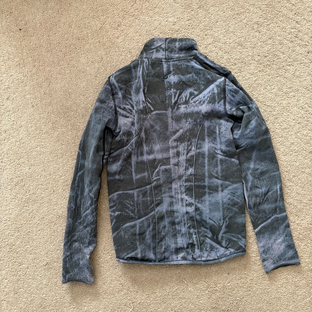 Super Cool Camo-Esque Pattern Jacket From Lululem… - image 3